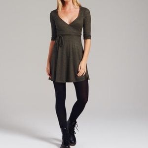 NWT✨ wrap dress - olive green, elbow sleeve